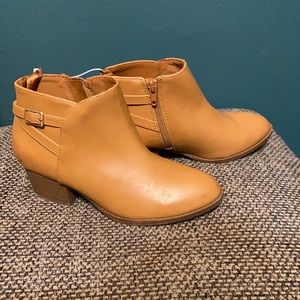 Old Navy Girls Faux Leather Tan Bootie